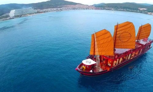 Tour Du Thuyền Emperor Cruises Nha Trang 1 Ngày