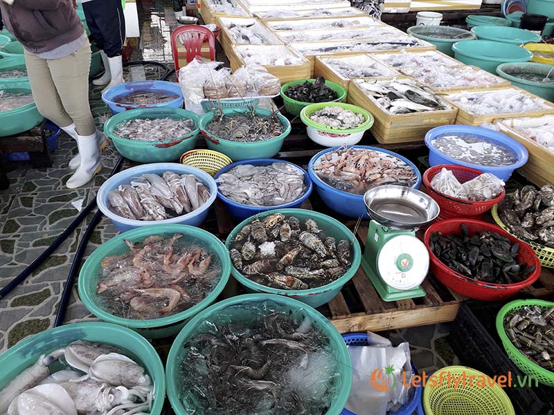 Kinh nghiệm mua hải sản tươi Nha Trang không bị chặt chém 