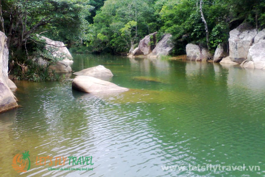 Suối Ba Hồ Nha Trang