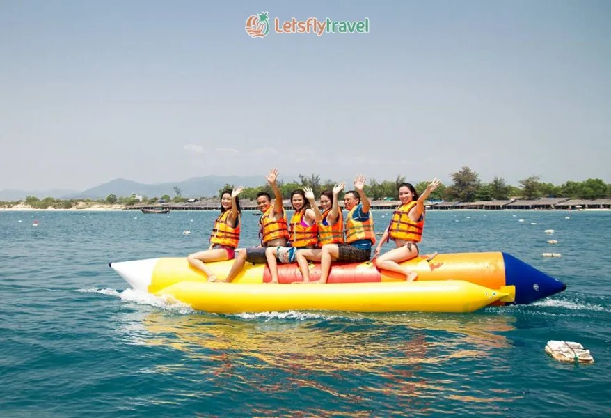 Toàn cảnh bờ biển du lịch Nha Trang nhìn từ trên cao