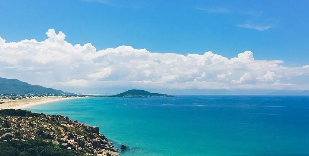 Tour Vịnh Vân Phong 1 ngày từ Nha Trang | Let’s Fly Travel