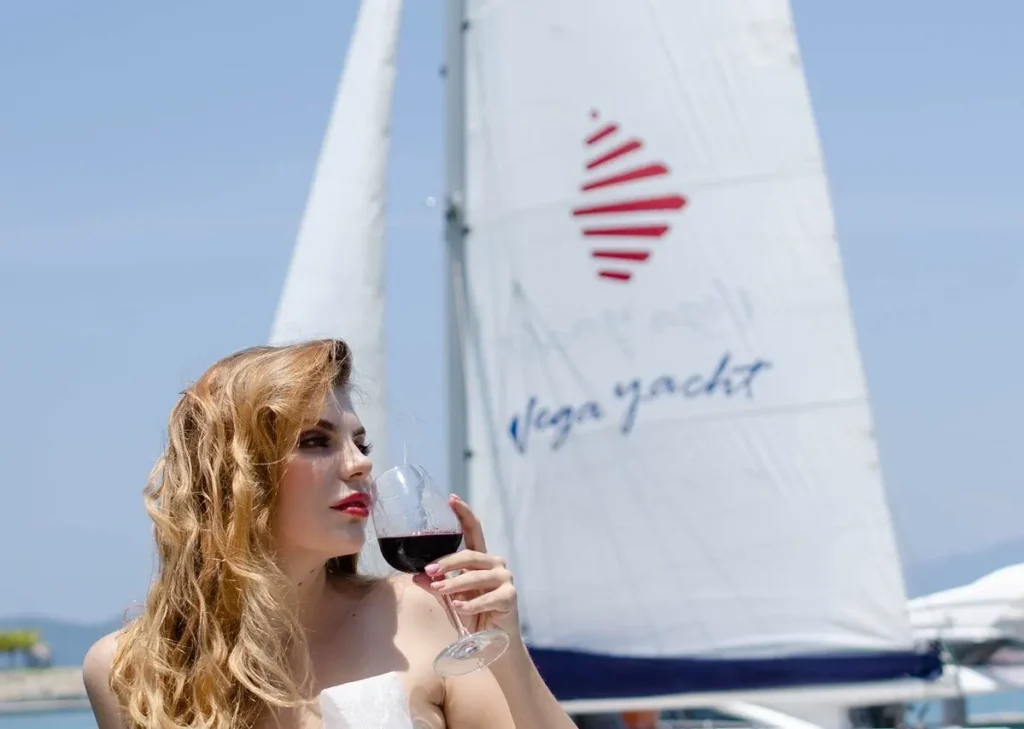 Tour ngắm hoàng hôn trên du thuyền Yacht