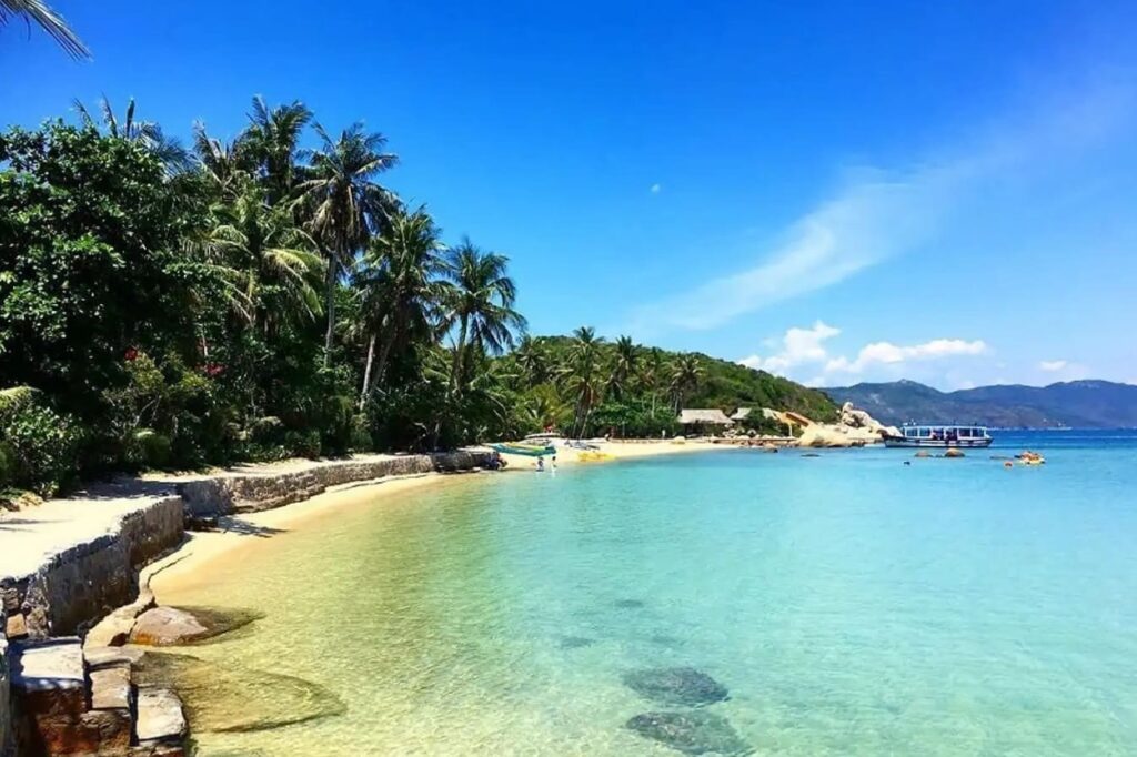 Tour Vịnh Vân Phong 1 ngày từ Nha Trang | Let’s Fly Travel