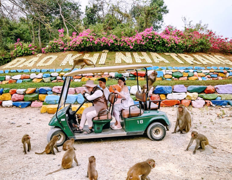 Thời điểm lý tưởng để đi tour đảo Khỉ Nha Trang là từ tháng 2-8 hàng năm