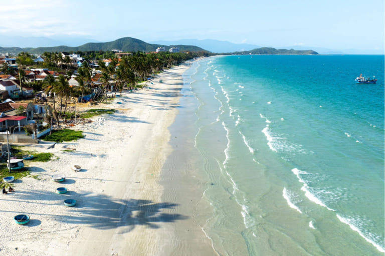Bãi biển Dốc Lết