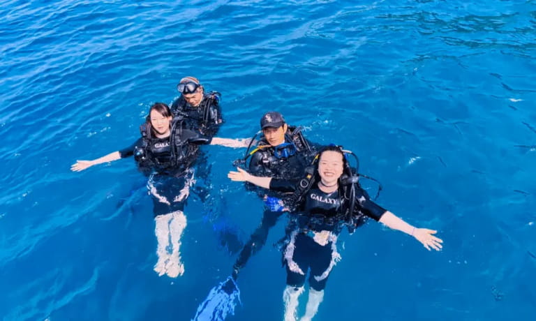 Lặn biển Nha Trang cùng Let's Fly Travel