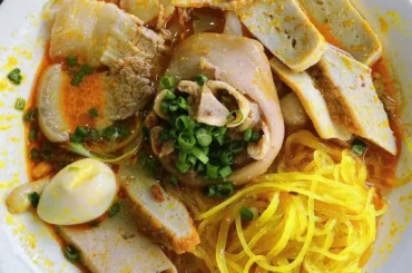 Đừng bỏ qua món mì quảng Nha Trang độc đáo
