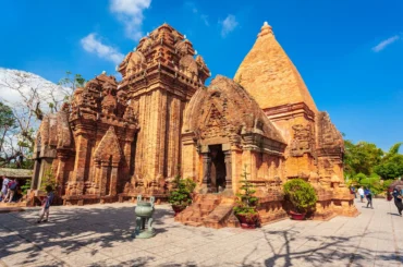 Tháp Bà Ponagar Nha Trang và truyền thuyết