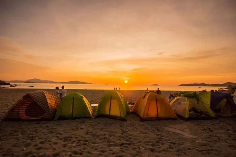 bãi biển dốc lết