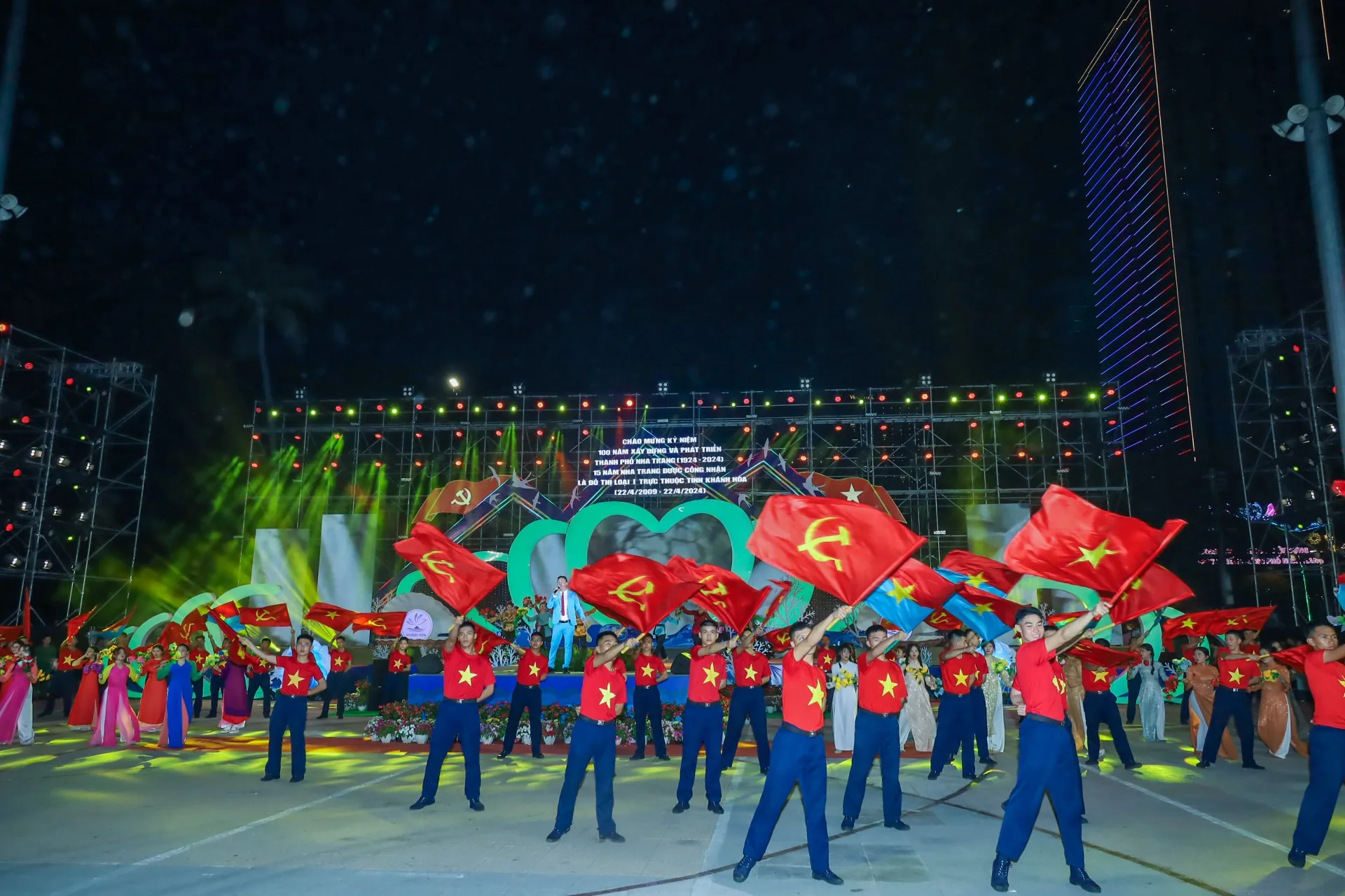Hướng về lá cờ Tổ quốc 1 Hướng về lá cờ Tổ quốc 1