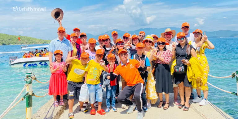 Vì sao nên chọn Tour lặn biển Hòn Mun - Làng Chài - Bãi Tranh tại Let's Fly Travel