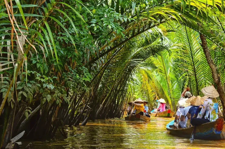 5 Days 4 Nights Ho Chi Minh – Mui Ne – Mekong – Cu Chi – Dinner Cruise