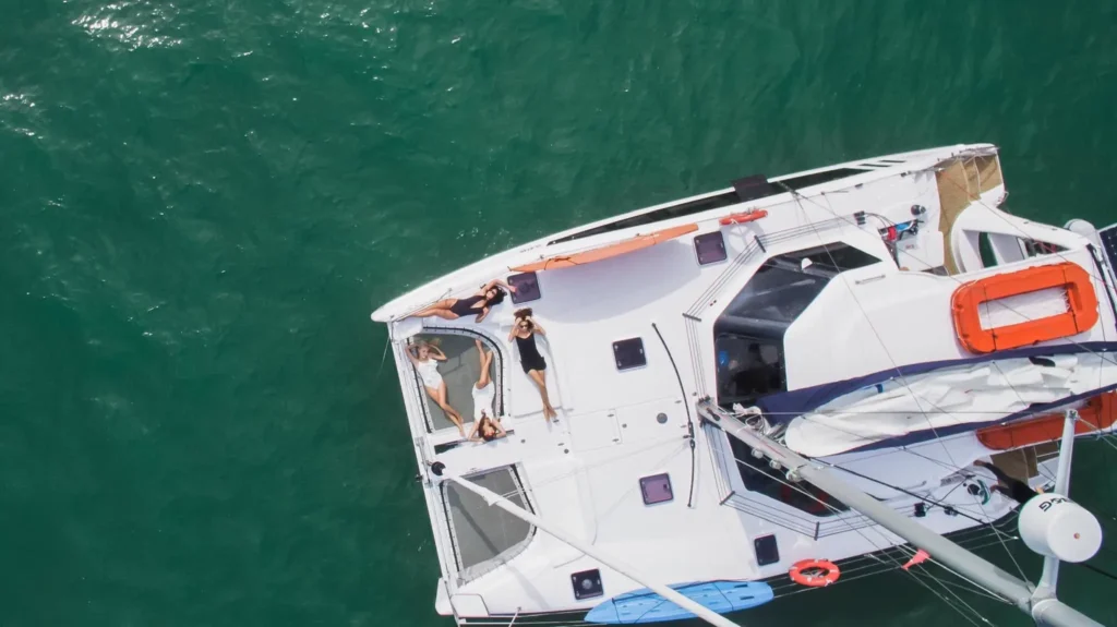 Du Thuyền Catamaran Seawind 1160 Lite