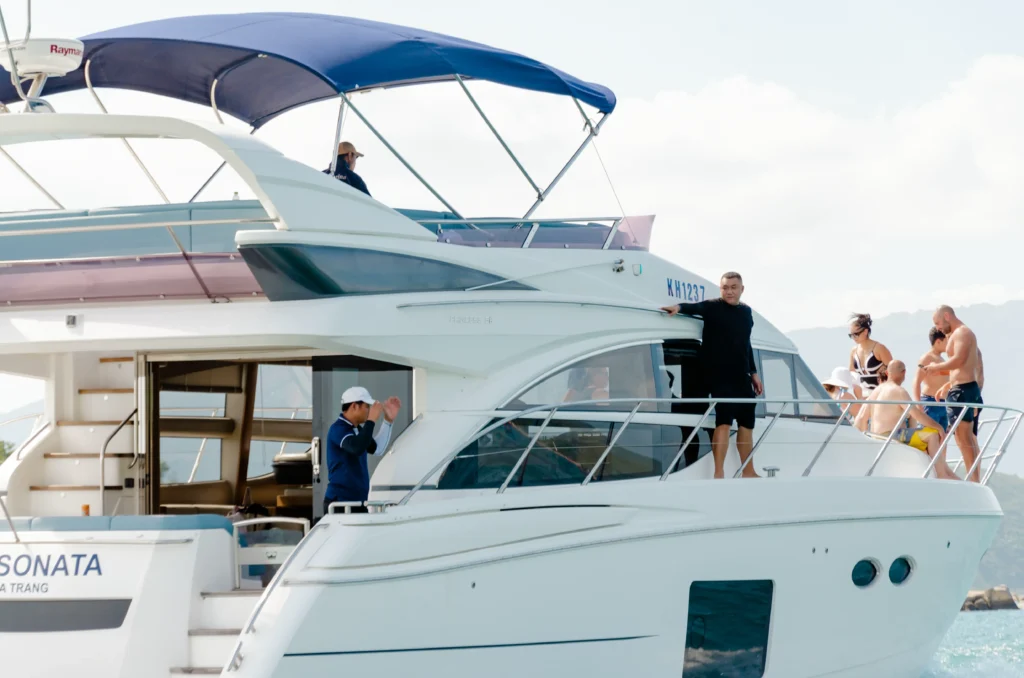Du Thuyền Yacht Princess 56