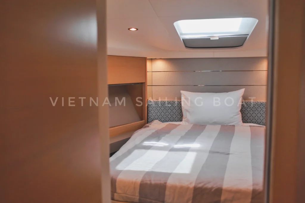 Du Thuyền Yacht Princess V40