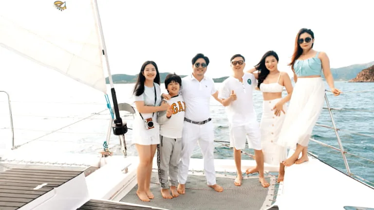 Chuẩn bị dresscode cho cả gia đình trong tour du thuyền Vega Yacht 1 ngày