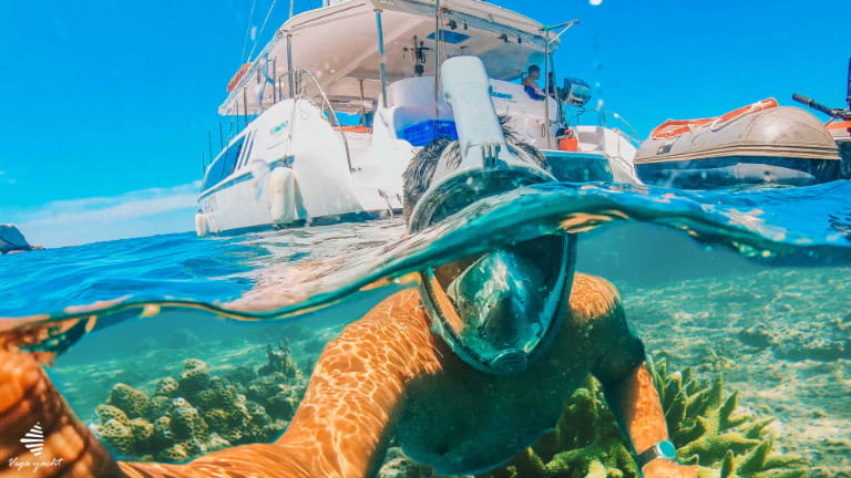 Trải nghiệm lặn ngắm san hô trong tour du thuyền Vega Yacht 1 ngày