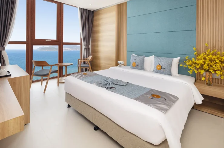 Combo 2 ngày 1 đêm khách sạn 4 sao – Vinwonders