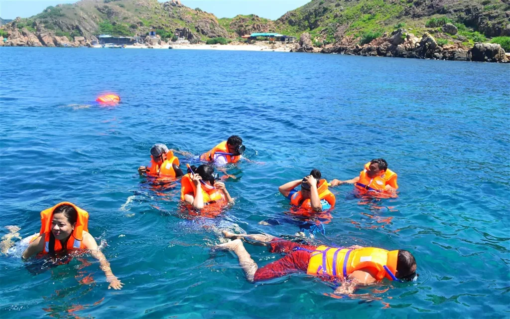 Tour Vịnh Vĩnh Hy 1 ngày từ Nha Trang | Let’s Fly Travel