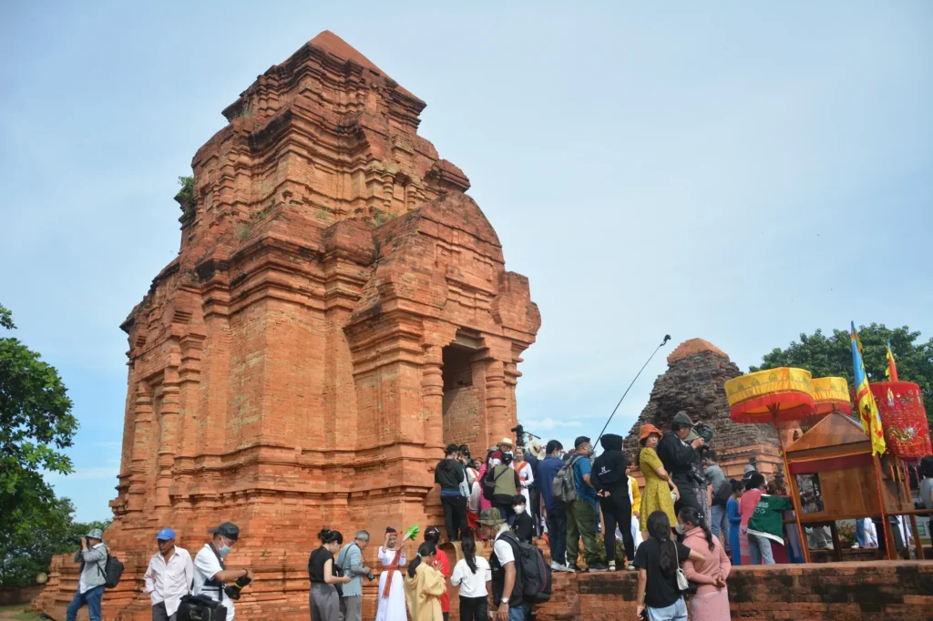 Private Ninh Thuan Tour – Mui Dinh Sand Dunes