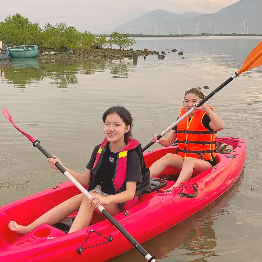 Tour làng Bích họa Hòn Thiên