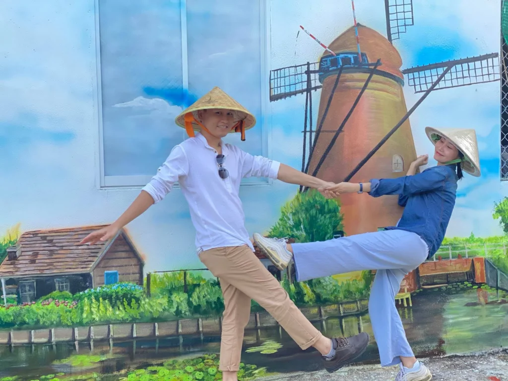 Tour làng Bích họa Hòn Thiên