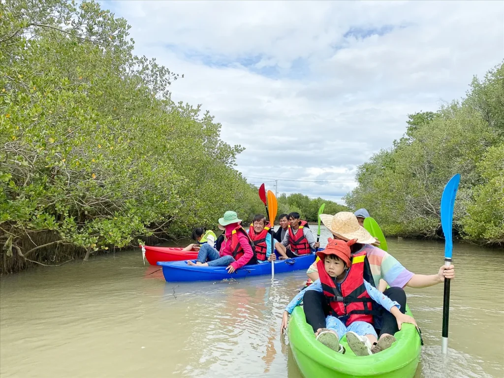 Tour làng Bích họa Hòn Thiên