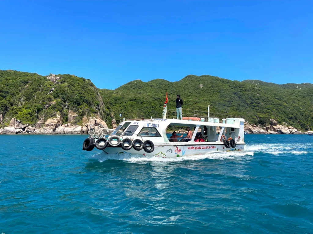 Tour Vịnh Vĩnh Hy 1 ngày từ Nha Trang | Let’s Fly Travel