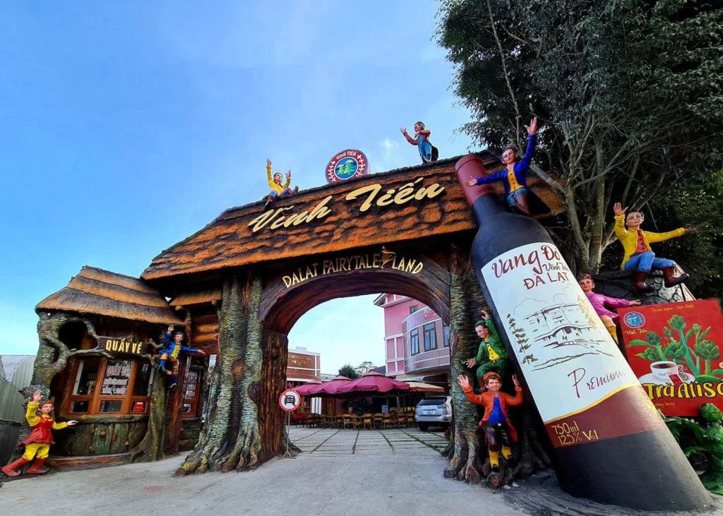 Vé Đà Lạt Fairytale Land & Hầm rượu vang Vĩnh Tiến Vé Đà Lạt Fairytale Land & Hầm rượu vang Vĩnh Tiến