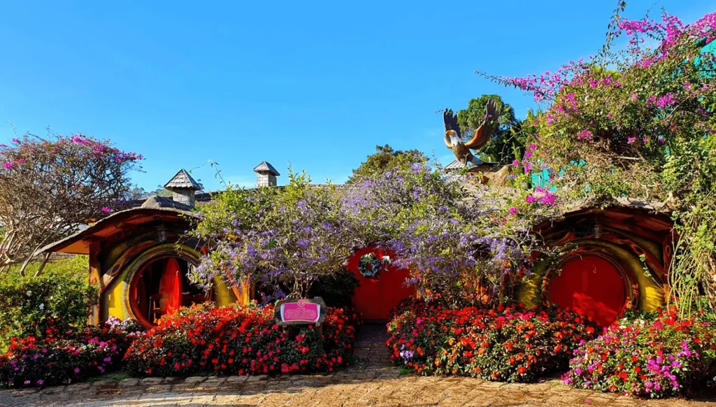 Vé Đà Lạt Fairytale Land & Hầm rượu vang Vĩnh Tiến Vé Đà Lạt Fairytale Land & Hầm rượu vang Vĩnh Tiến