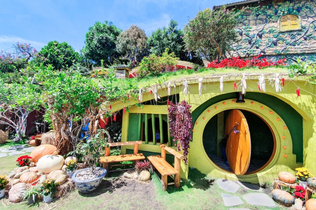 Vé Đà Lạt Fairytale Land & Hầm rượu vang Vĩnh Tiến Vé Đà Lạt Fairytale Land & Hầm rượu vang Vĩnh Tiến