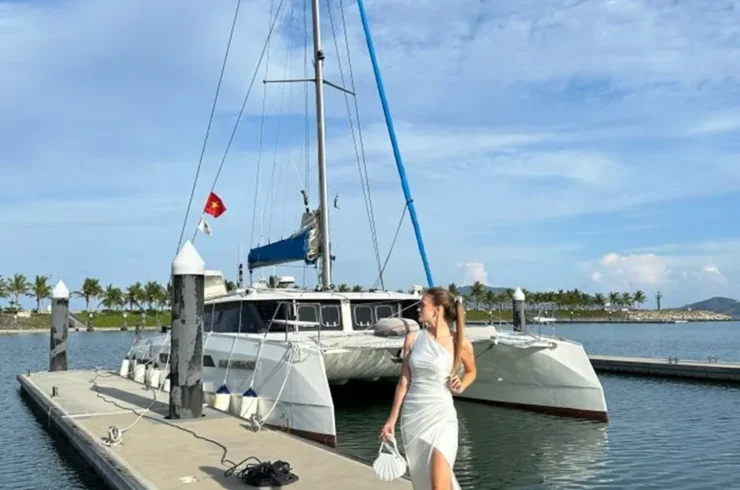 Tour nửa ngày buổi sáng trên du thuyền Aman Yacht