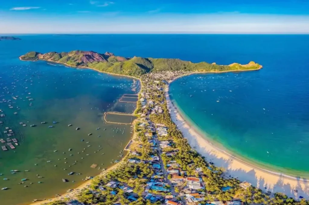 Tour Đảo Nhất Sơn Tự – Biển Vịnh Hòa – Đồi Cát Từ Nham