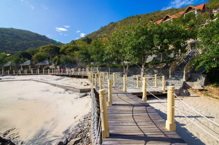 Snorkeling, Cocktails, Music Band and Cruise Nha Trang Tour