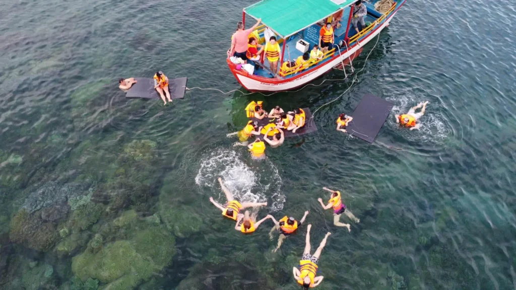 Tour Hòn Chùa – Lặn ngắm san hô 1 ngày