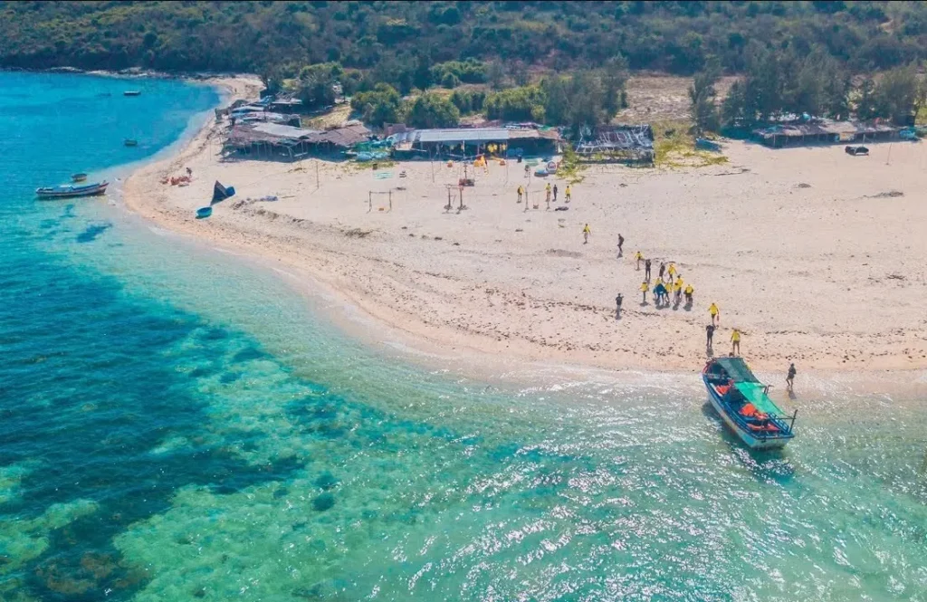 Tour Hòn Chùa – Lặn ngắm san hô 1 ngày