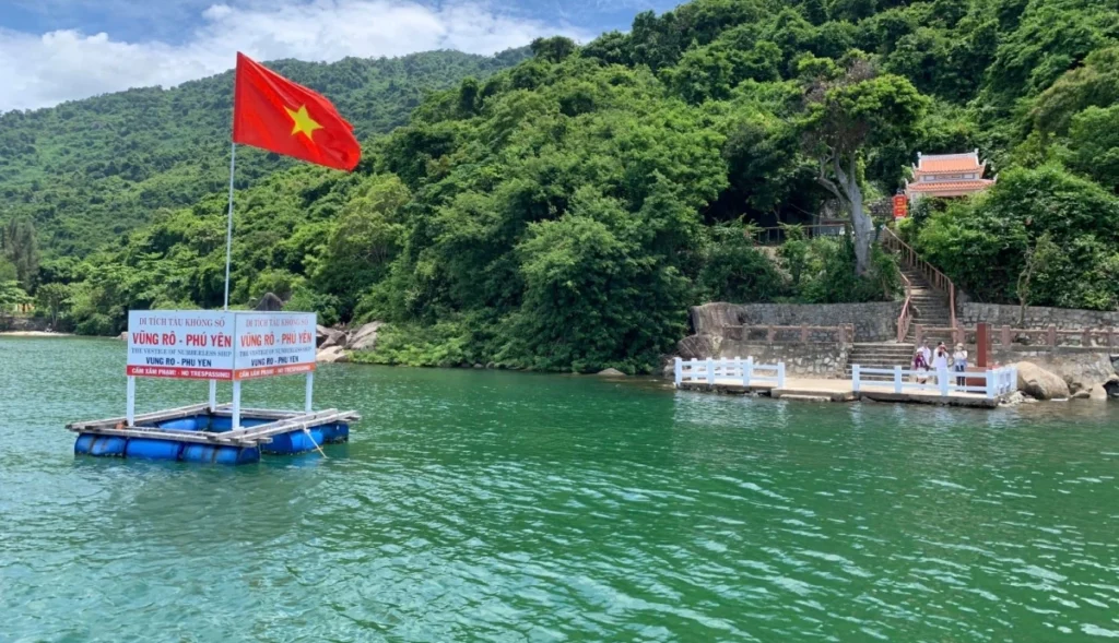 Tour Hải đăng Mũi Điện – Vịnh Vũng Rô – Hòn Nưa