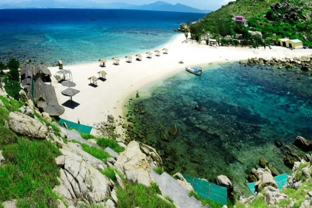 Nha Trang Bay Half-Day Snorkeling Adventure Tour