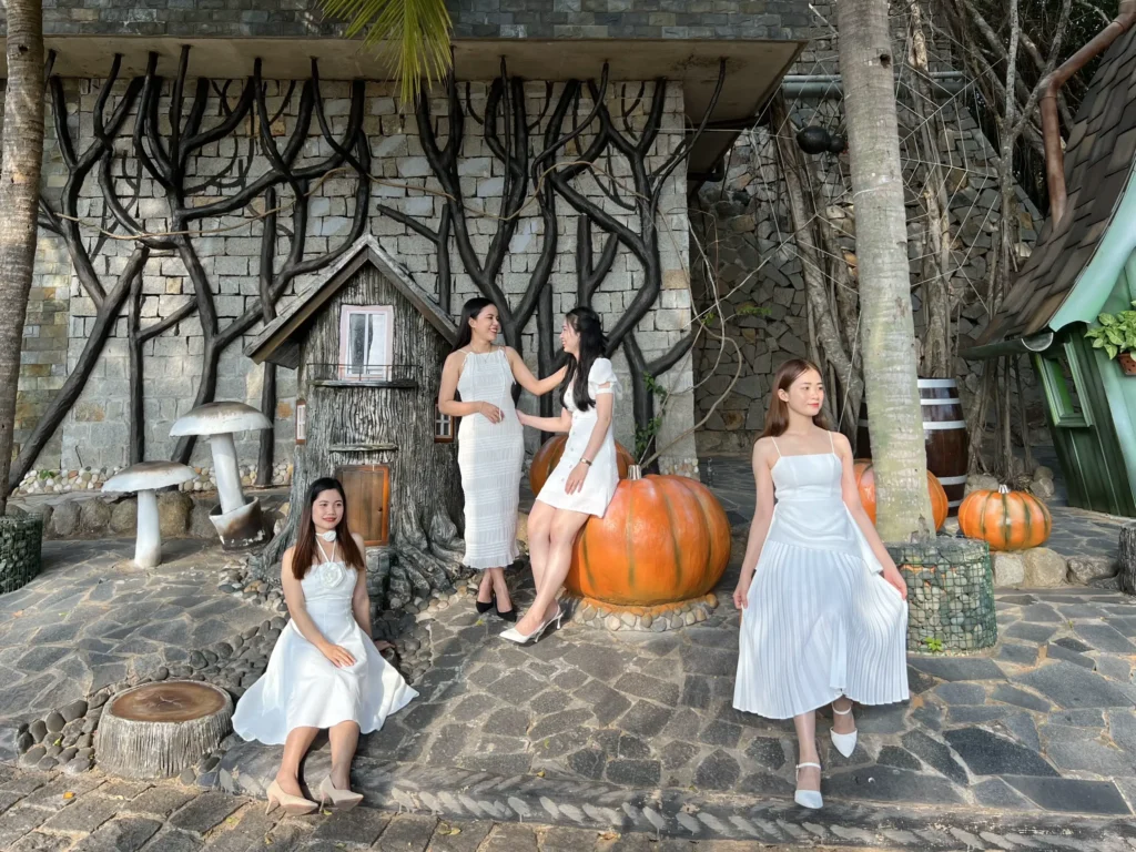 Vé Lâu Đài Rượu Vang Phan Thiết Vé Lâu Đài Rượu Vang Phan Thiết
