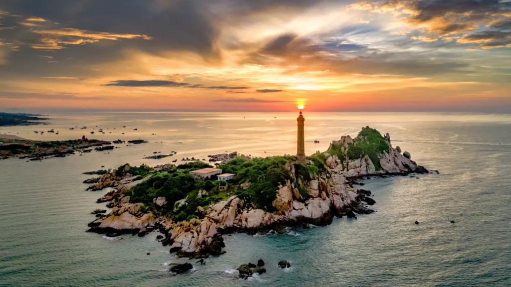 Tour Núi Tà Cú và Hải Đăng Kê Gà 1 Ngày