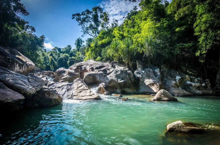 Tour suối Ba Hồ 1 ngày