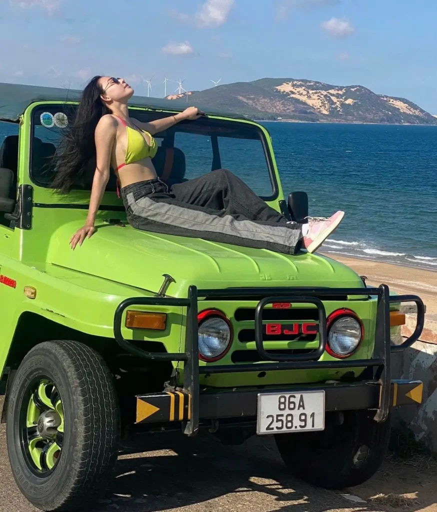 Tour Xe Jeep Mũi Né: Hành Trình Khám Phá 5 Điểm Check-in Đầy Sắc Màu Văn Hóa & Thiên Nhiên