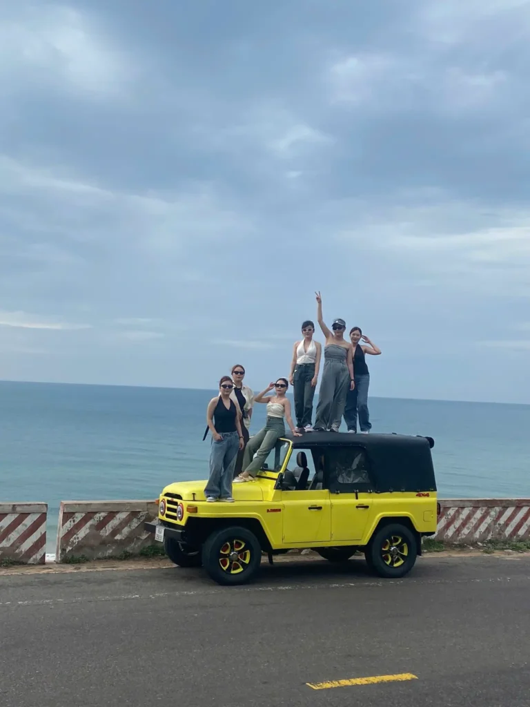 Tour Xe Jeep Mũi Né: Hành Trình Khám Phá 5 Điểm Check-in Đầy Sắc Màu Văn Hóa & Thiên Nhiên