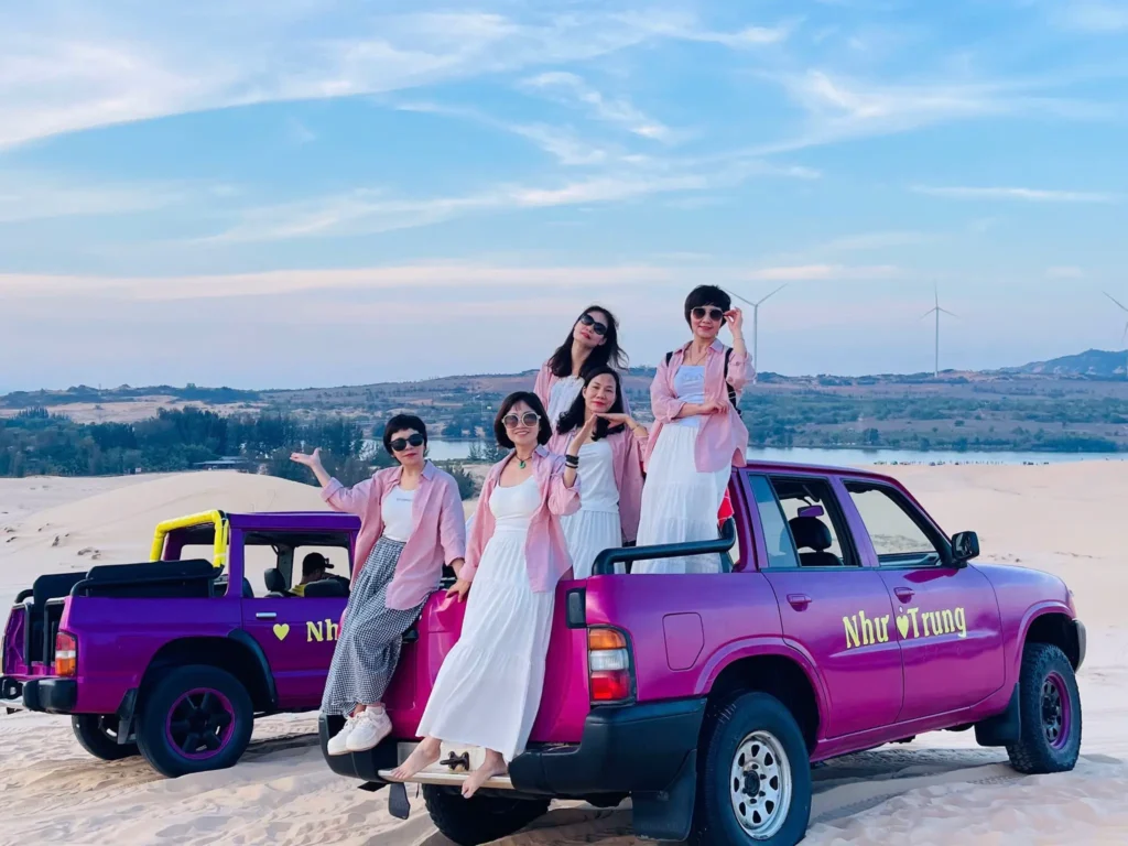 Tour Xe Jeep Mũi Né: Hành Trình Khám Phá 5 Điểm Check-in Đầy Sắc Màu Văn Hóa & Thiên Nhiên