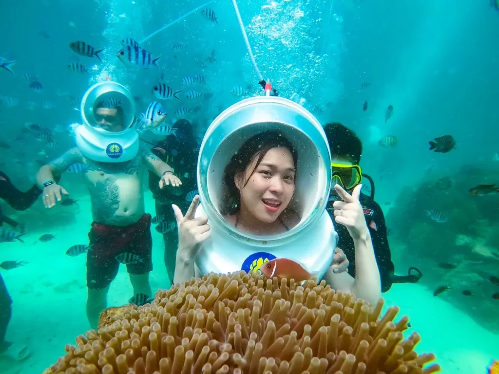 Tour đi bộ dưới biển tại du thuyền Nautilus Namaste