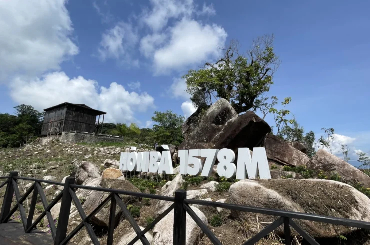 Tour chinh phục Hòn Bà nóc nhà Khánh Hòa