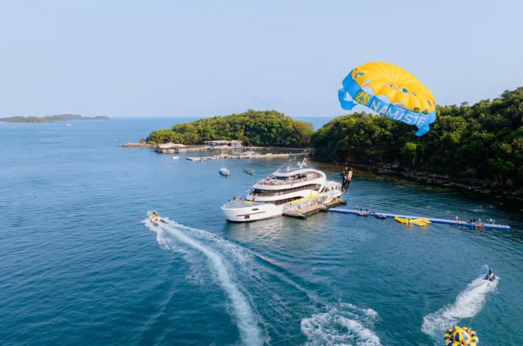 Tour đi bộ dưới biển tại du thuyền Nautilus Namaste