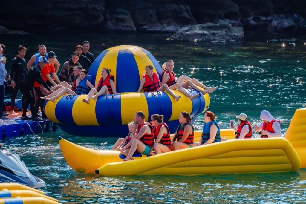 Tour đi bộ dưới biển tại du thuyền Nautilus Namaste