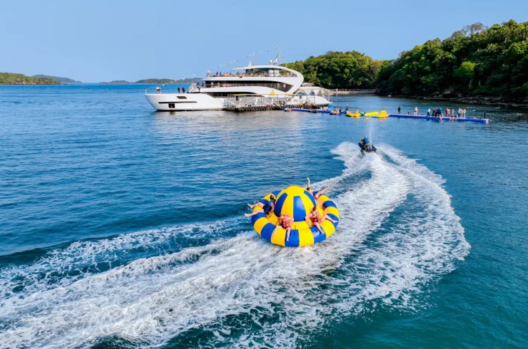 Tour đi bộ dưới biển tại du thuyền Nautilus Namaste