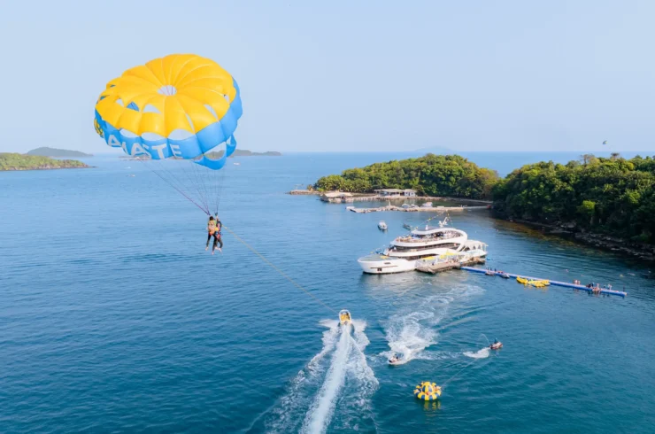 Tour đi bộ dưới biển tại du thuyền Nautilus Namaste